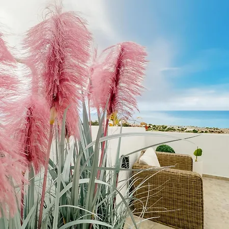 Luxury Ocean View Apartament